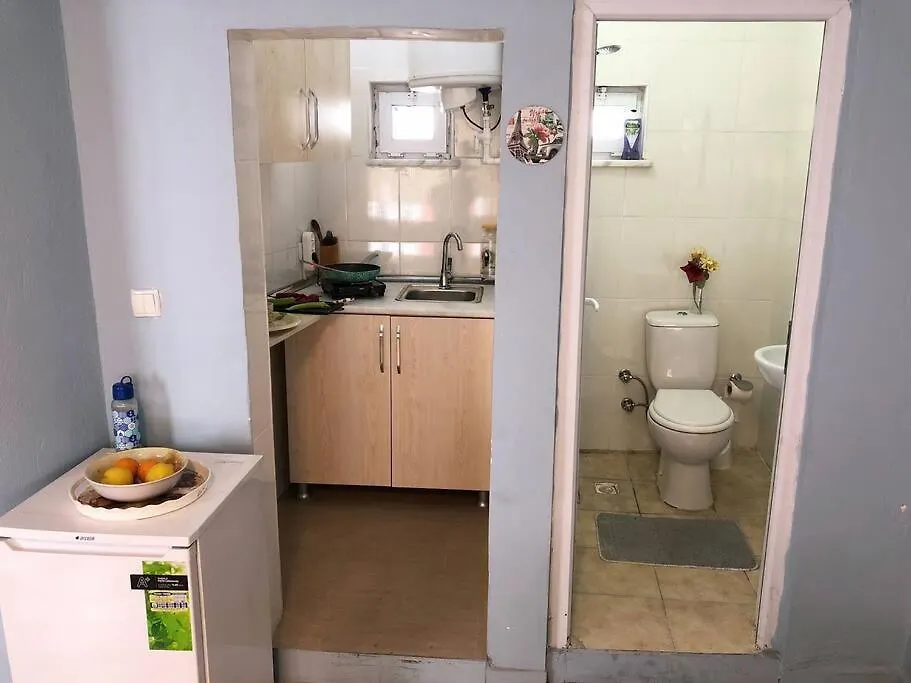 Central Apartament 4' Galata Tower Granbazaar 2' Sea 4' Ferry/Metro/Tram Apartment Istanbul 0*,  Turkey